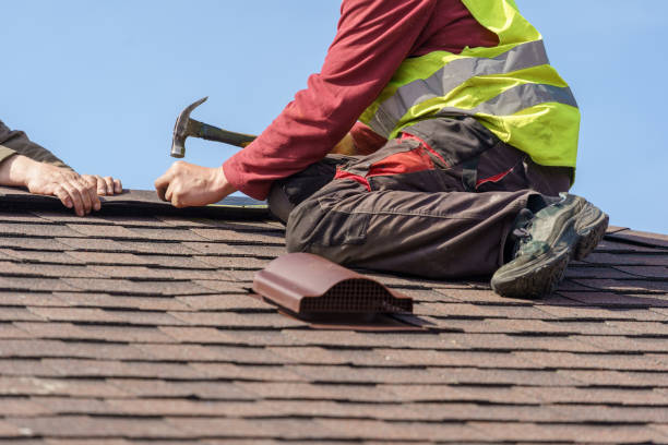 Best Flat Roof Repair Services  in Hustisford, WI